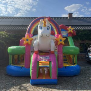 chateau gonflable licorne