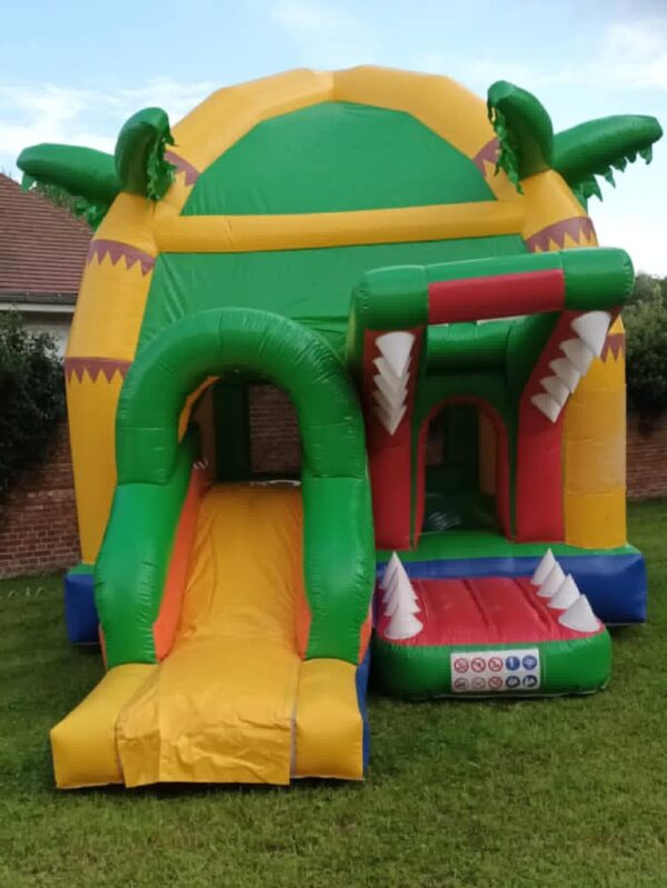 location chateau gonflable crocodile